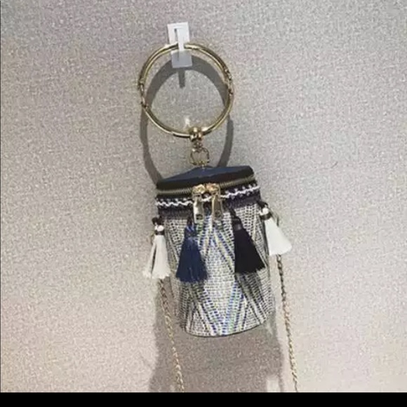5⭐️ [HOST PICK] NEW Boho Straw Tassel Bag Purse - Picture 4 of 7